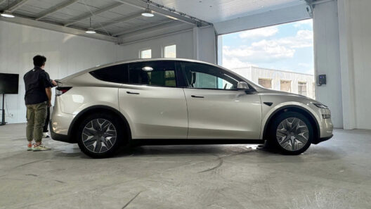 Tesla Model Y L